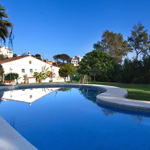 Vakantiehuis Agradable Adosado Con Piscina La Hidalga, Benalmádena
